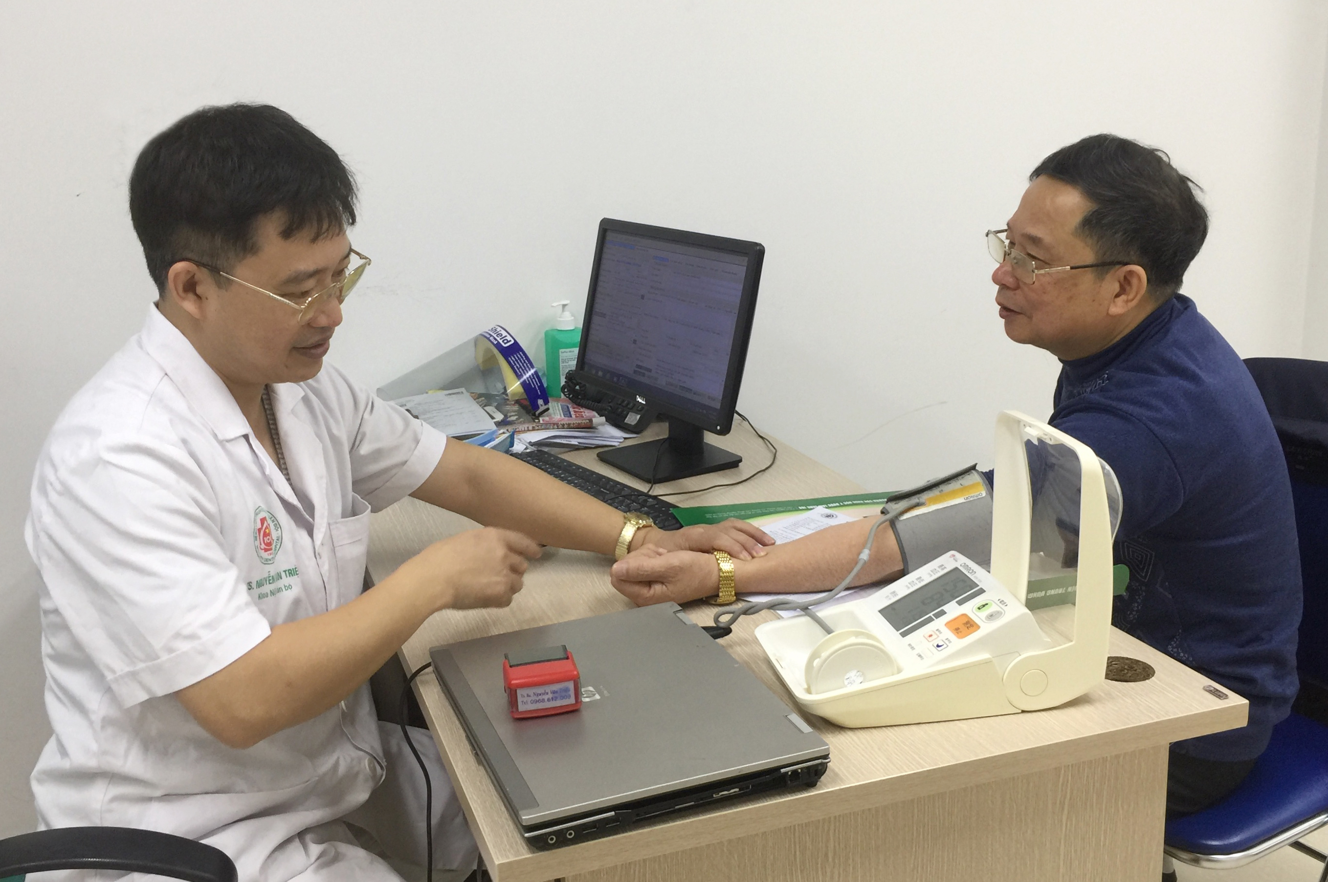 Tăng huyết áp là 